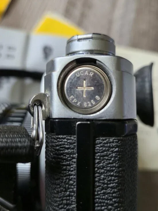 Canon FTb QL Silver 35mm SLR Film Camera Bundle FD 50mm F/1.8 SC Lens 2x-A Cases - Picture 10 of 16